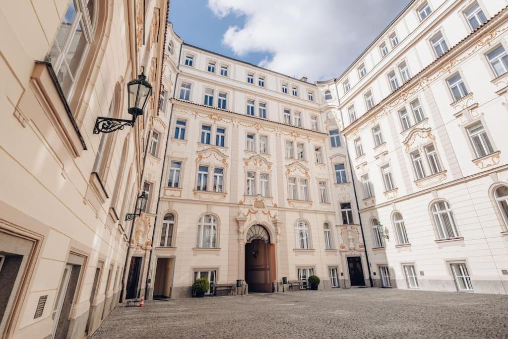 Magnificent Historical Penthouse In The Heart Of Prague Lägenhet Exteriör bild