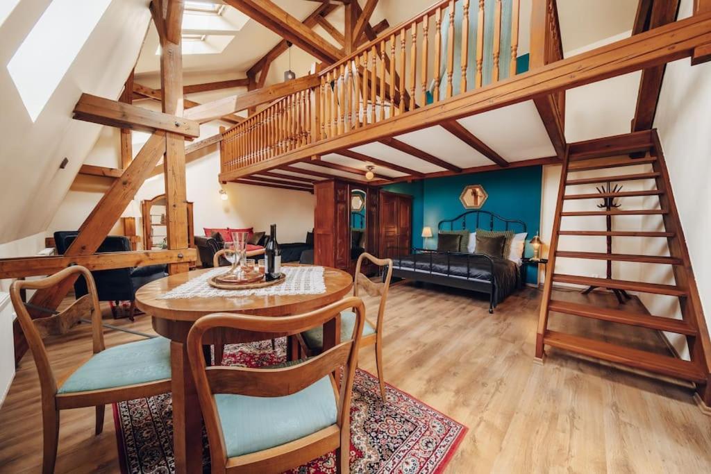 Magnificent Historical Penthouse In The Heart Of Prague Lägenhet Exteriör bild
