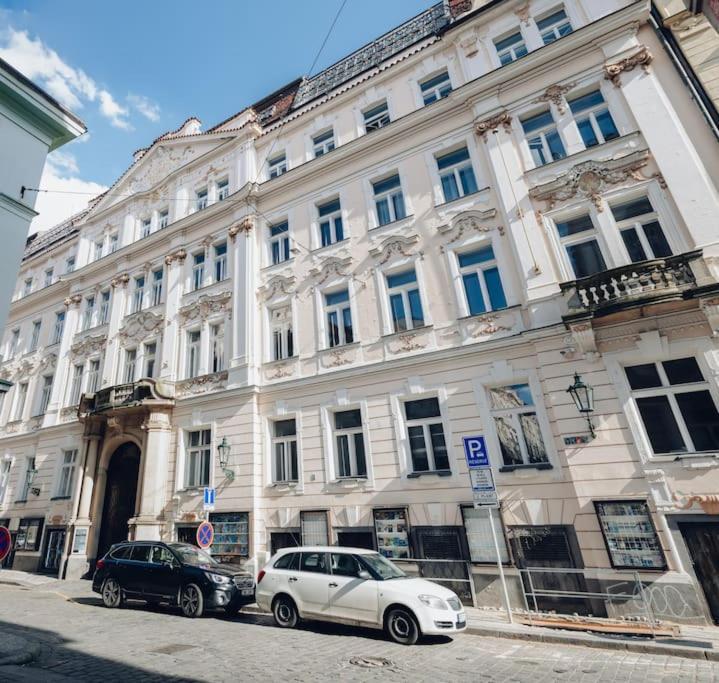 Magnificent Historical Penthouse In The Heart Of Prague Lägenhet Exteriör bild
